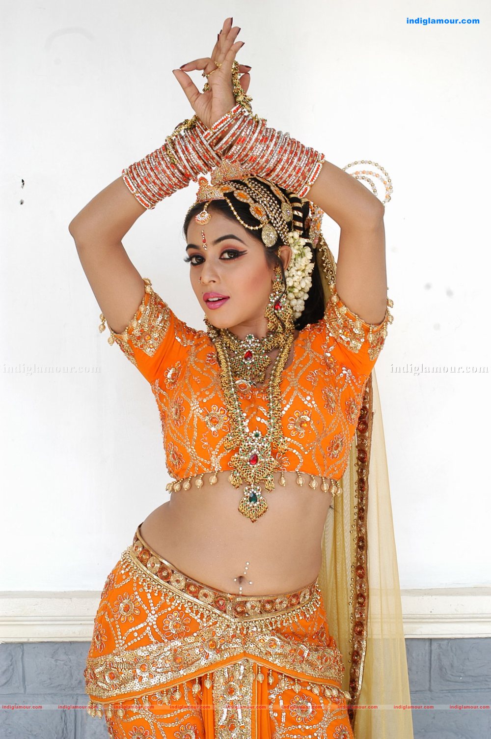 Poorna Actress hd photo