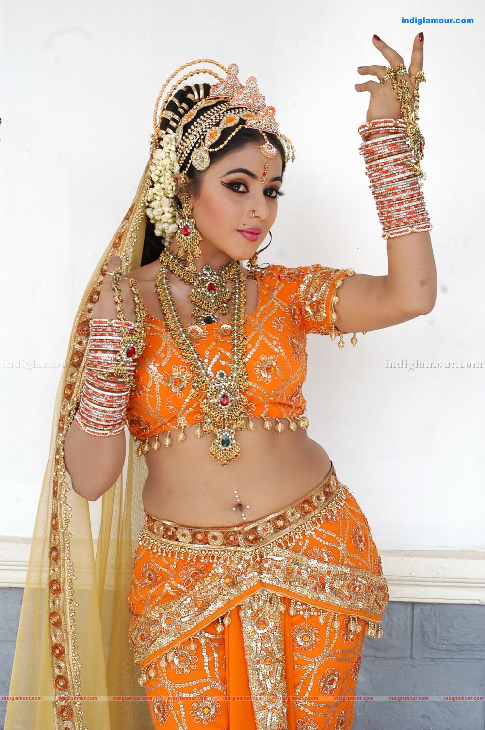 Poorna Actress hd photo