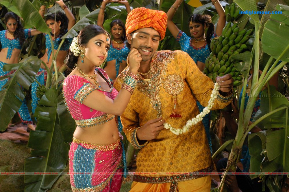 Poorna Actress hd photo