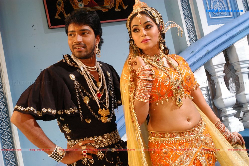 Poorna Actress hd photo