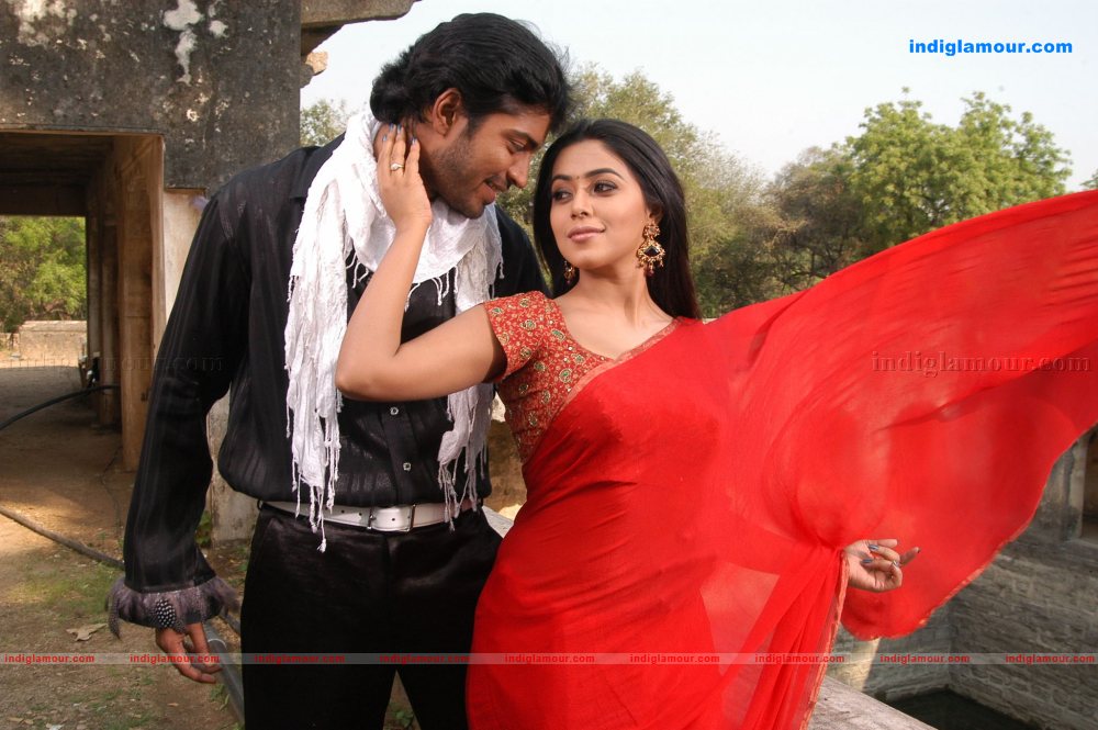 Poorna Actress hd photo
