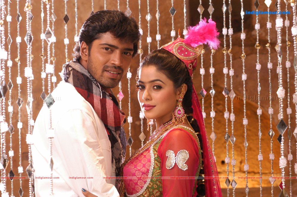Poorna Actress hd photo
