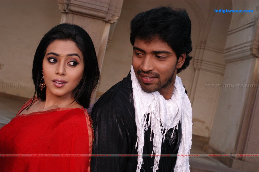 Poorna Actress hd photo