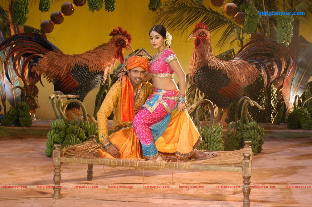 Poorna Actress hd photo