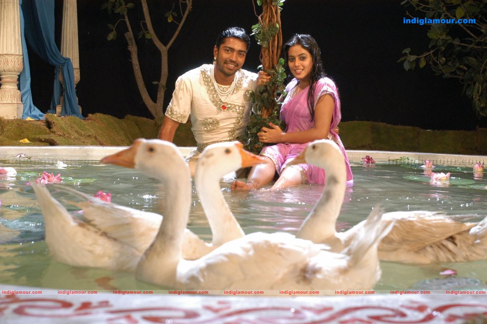 Poorna Actress hd photo