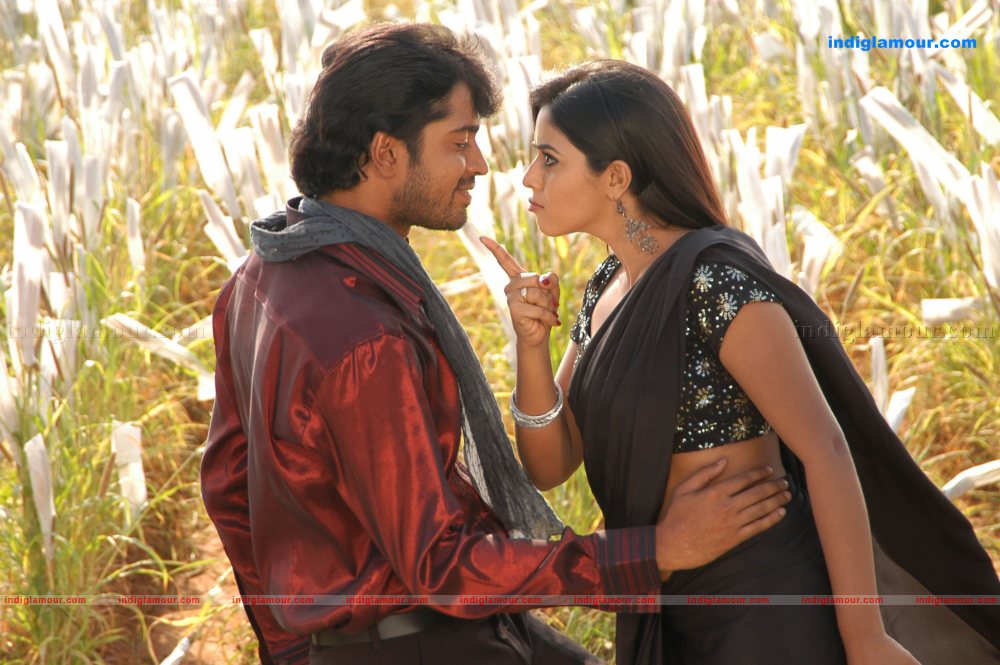 Poorna Actress hd photo