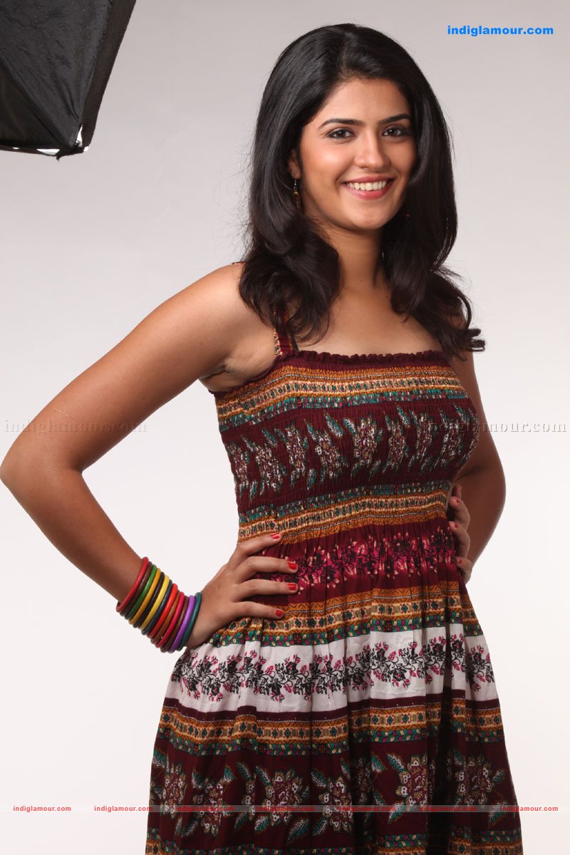 Deeksha Seth Actress hd photo
