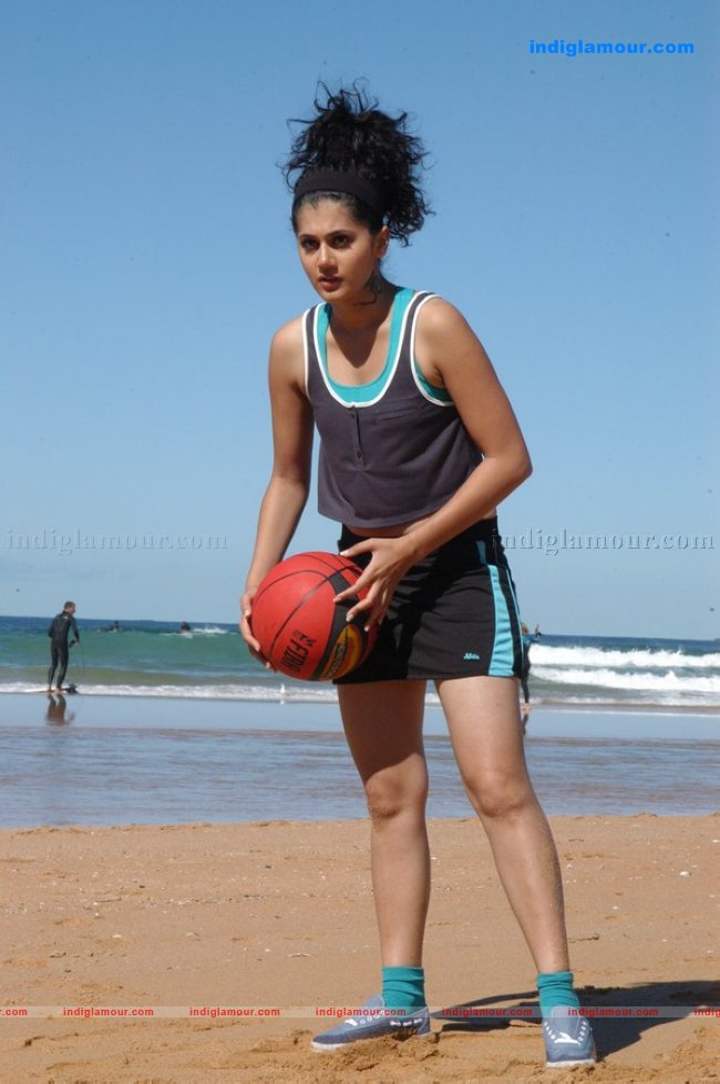 Tapsee Actress hd photo
