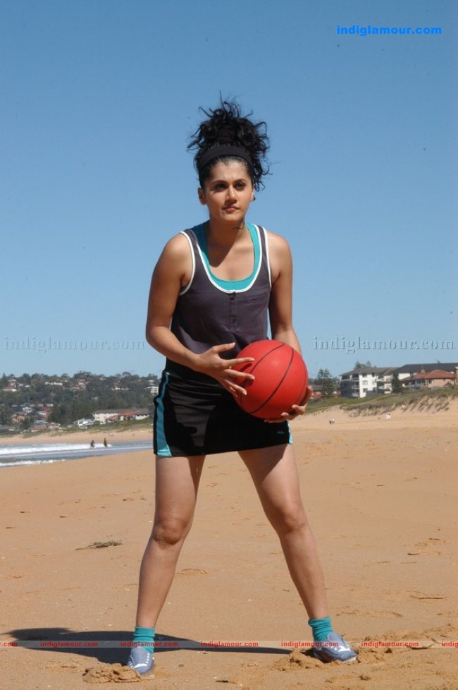 Tapsee Actress hd photo