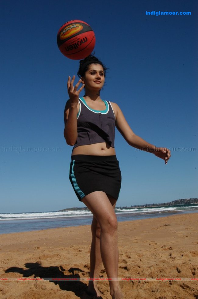 Tapsee Actress hd photo