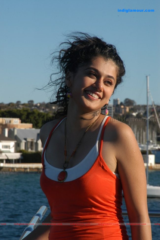 Tapsee Actress hd photo