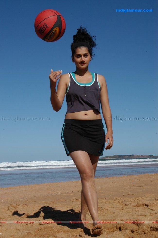 Tapsee Actress hd photo