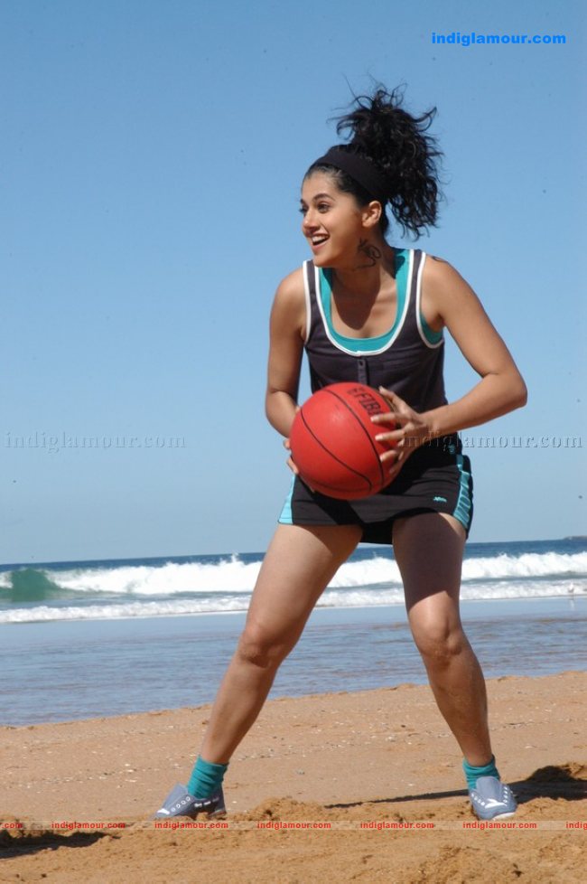 Tapsee Actress hd photo