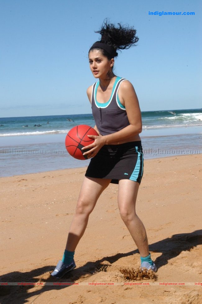 Tapsee Actress hd photo