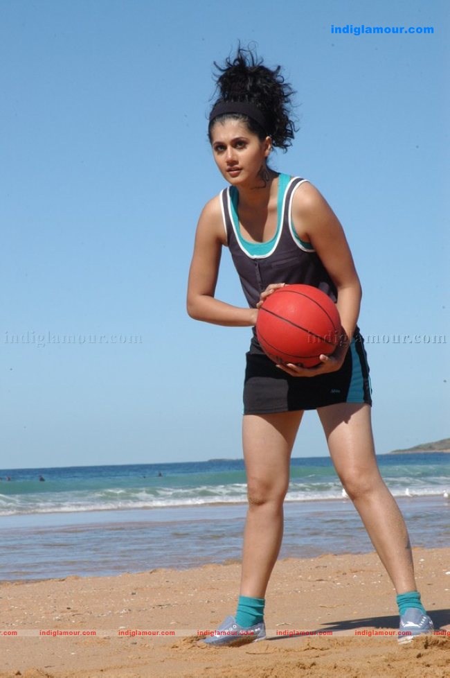 Tapsee Actress hd photo