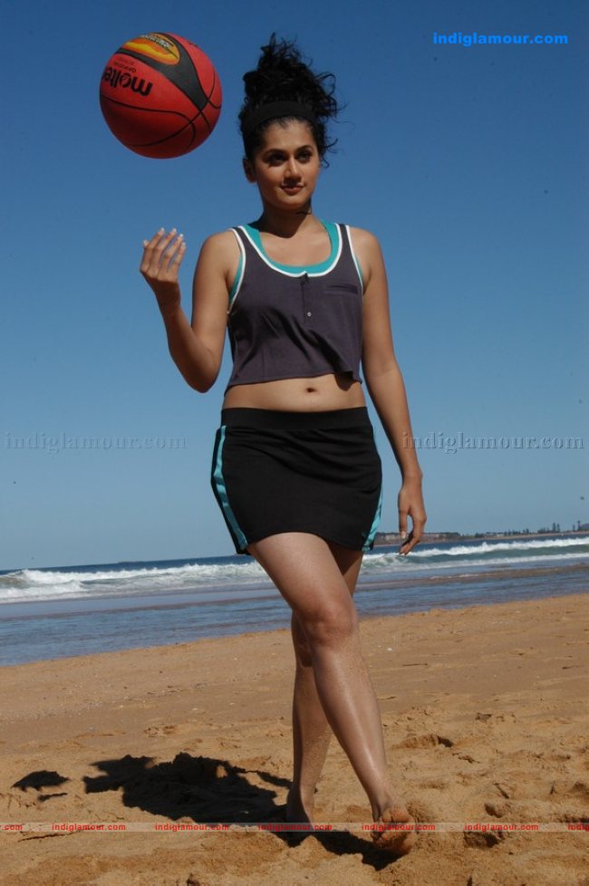 Tapsee Actress hd photo