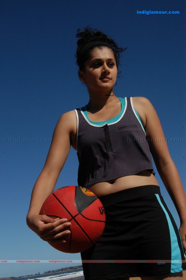 Tapsee Actress hd photo