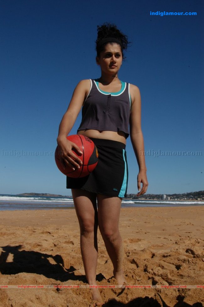 Tapsee Actress hd photo