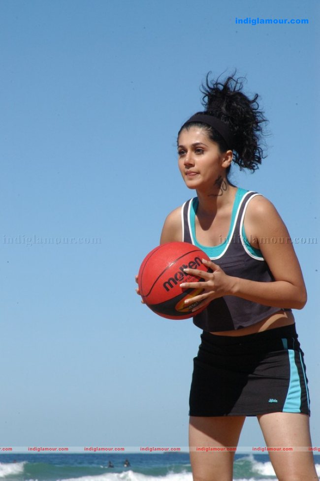 Tapsee Actress hd photo