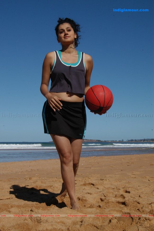 Tapsee Actress hd photo