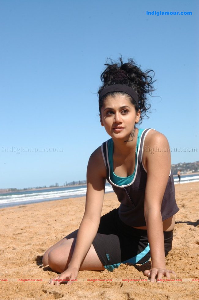 Tapsee Actress hd photo