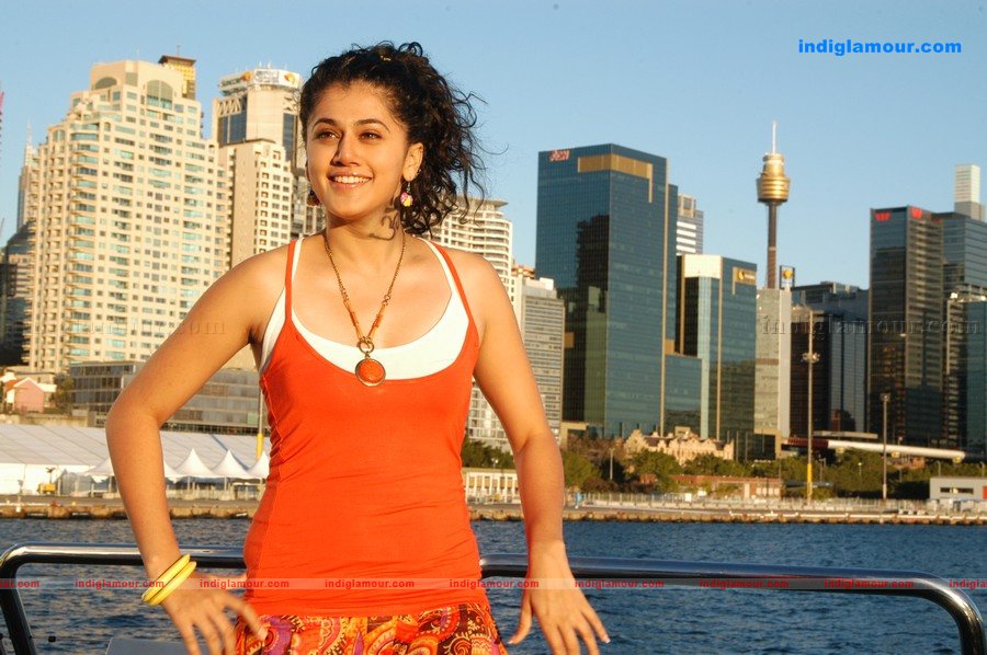 Tapsee Actress hd photo