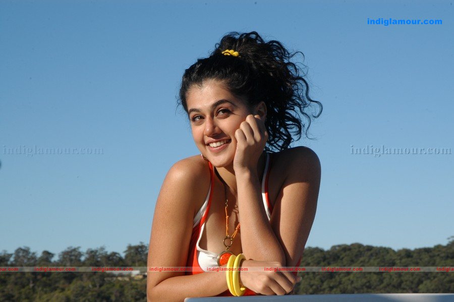 Tapsee Actress hd photo