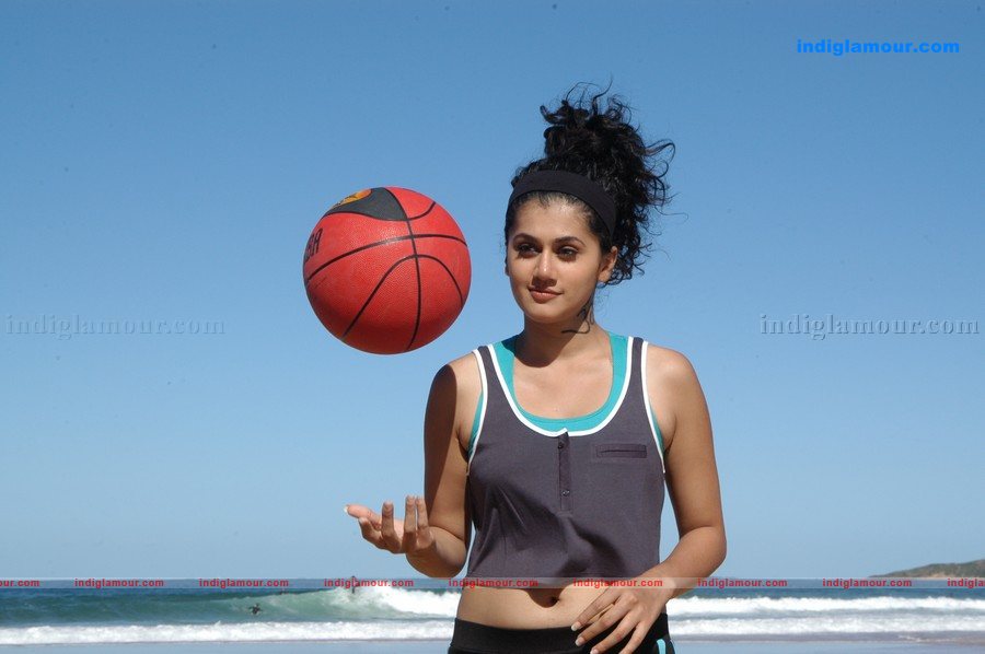 Tapsee Actress hd photo