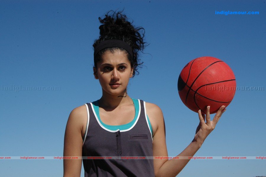 Tapsee Actress hd photo