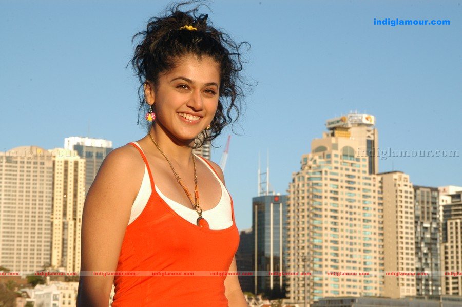 Tapsee Actress hd photo