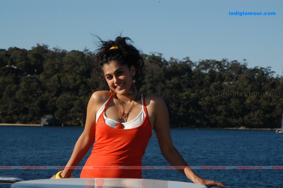 Tapsee Actress hd photo