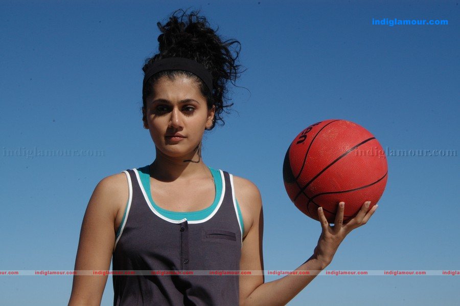 Tapsee Actress hd photo