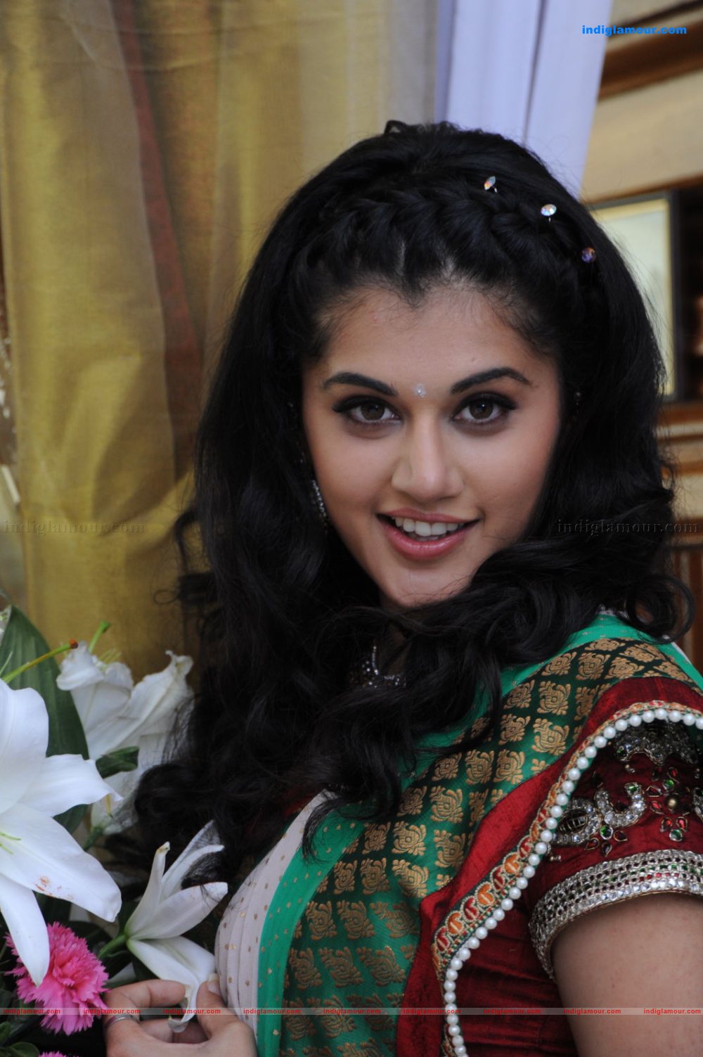 Tapasee Actress hd photo