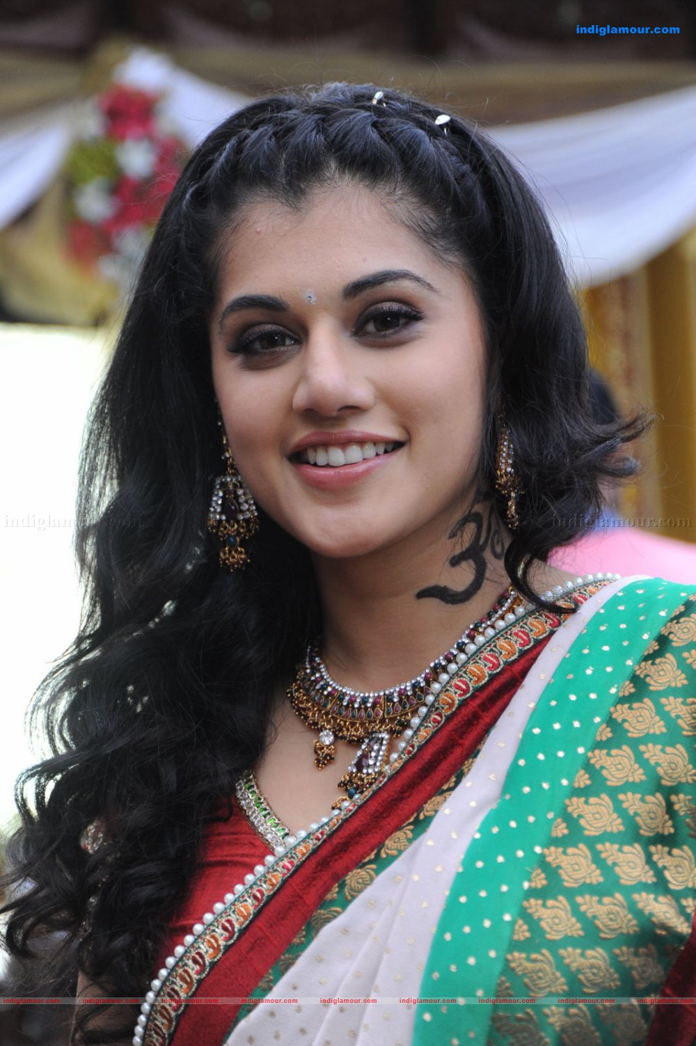 Tapasee Actress hd photo