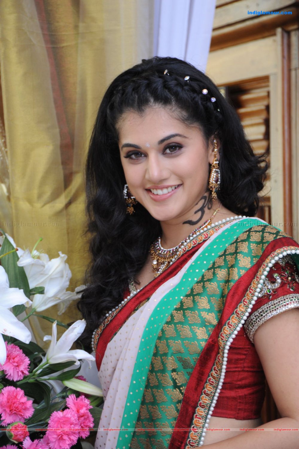 Tapasee Actress hd photo