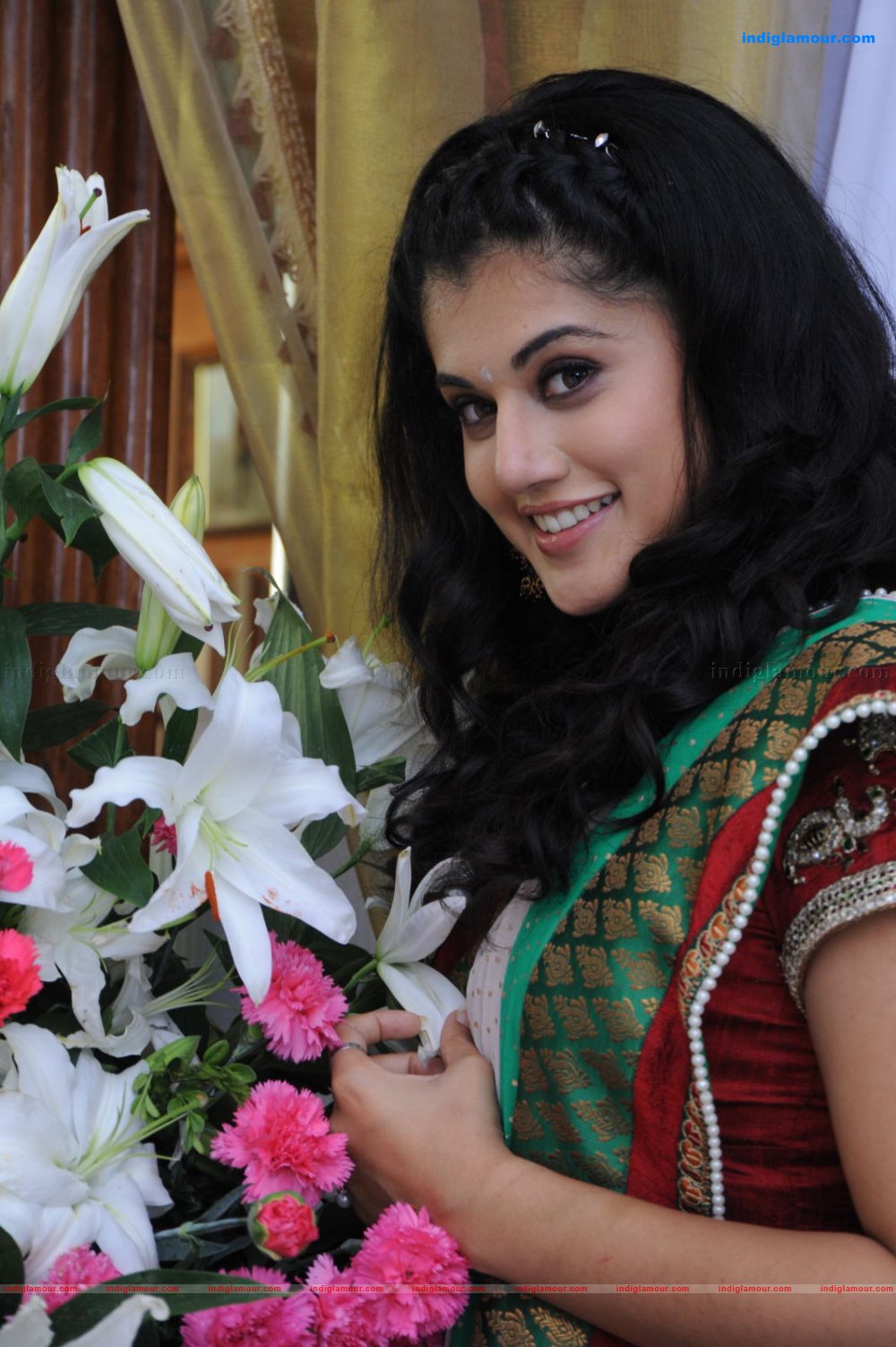 Tapasee Actress hd photo
