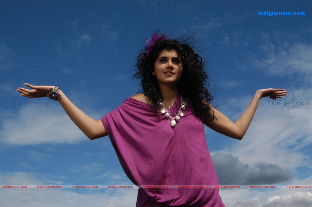 Tapasee Actress hd photo
