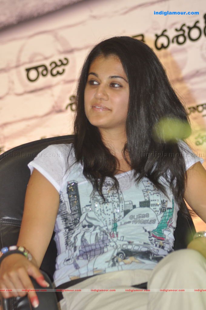 Tapsee Actress hd photo