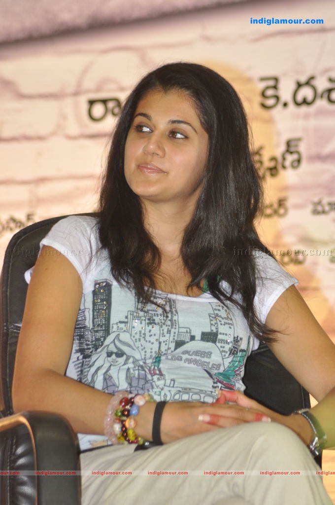 Tapsee Actress hd photo