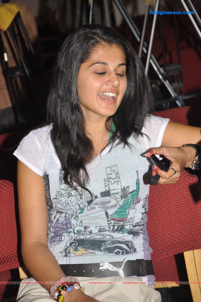 Tapsee Actress hd photo
