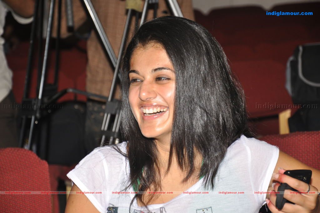 Tapsee Actress hd photo