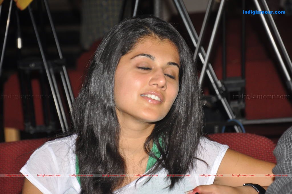 Tapsee Actress hd photo