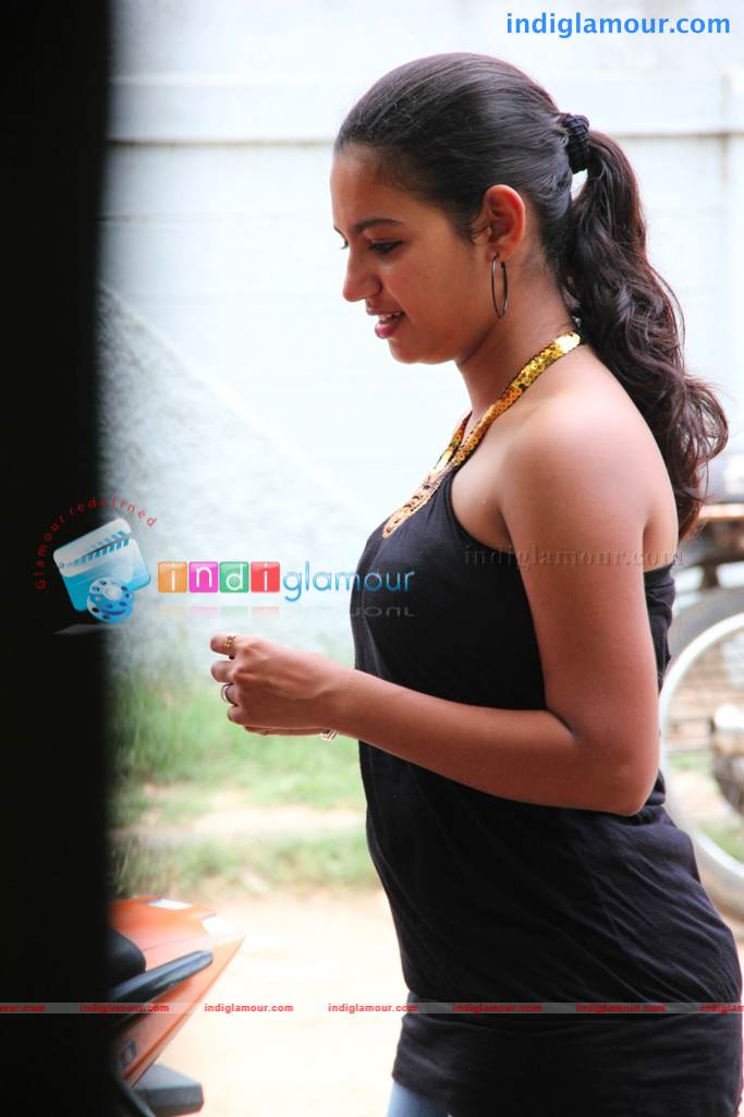 Raziya Actress hd photo
