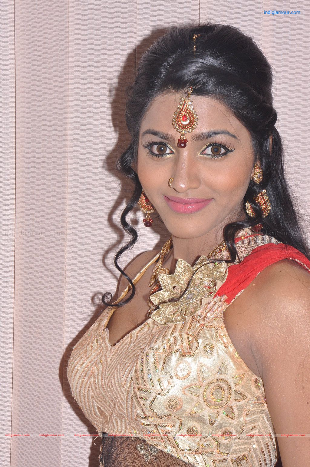 Dhansika Actress hd photo