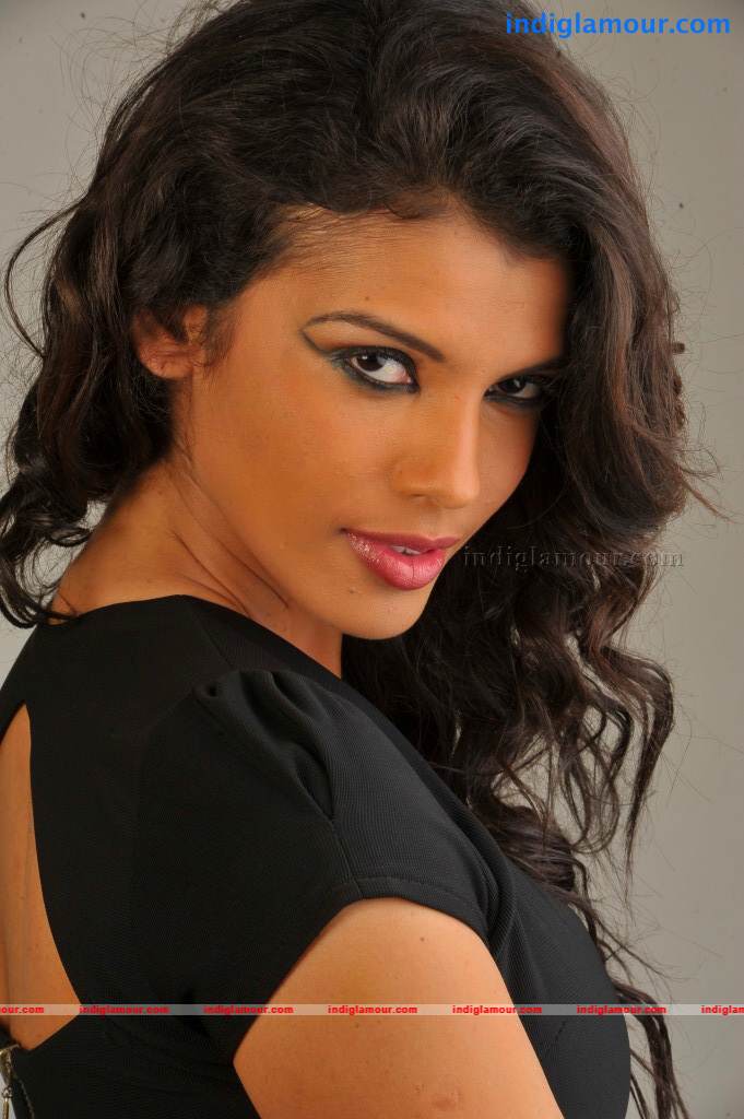 Gabriela Bertante Actress hd photo