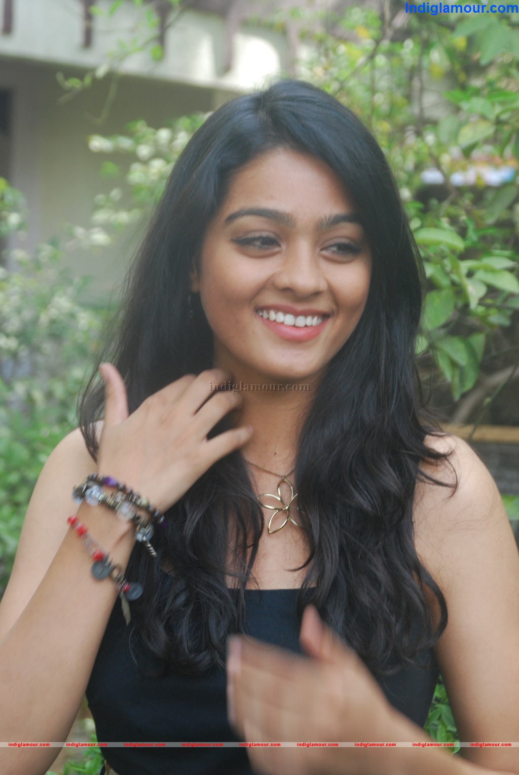 Gayathri Actress hd photo