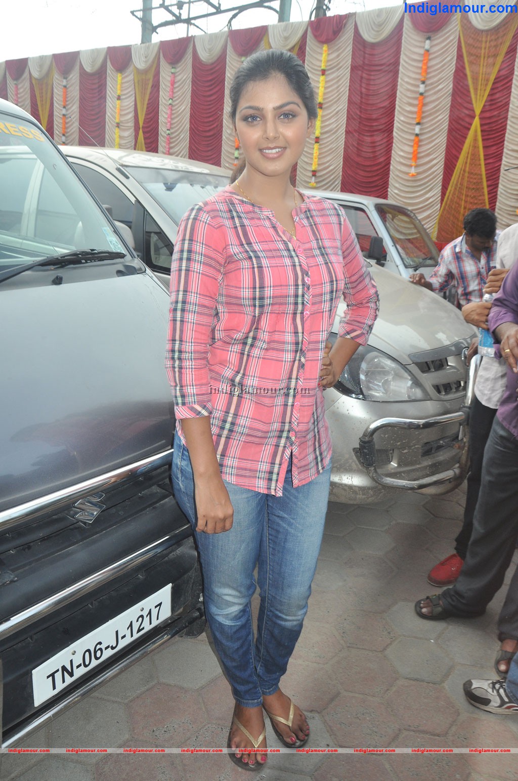 Monal Gajjar Actress hd photo