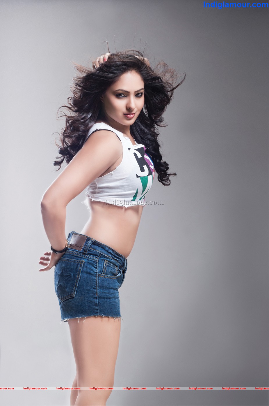 Nikesha Patel Actress hd photo