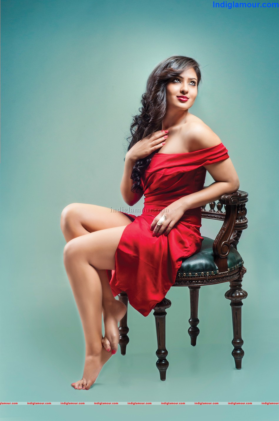 Nikesha Patel Actress hd photo
