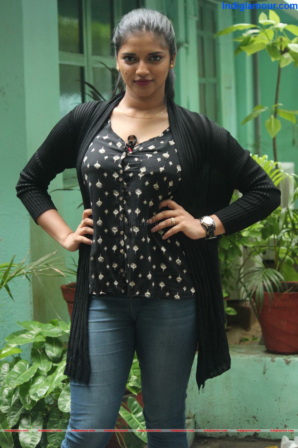 Vasundhara Kashyap Actress hd photo